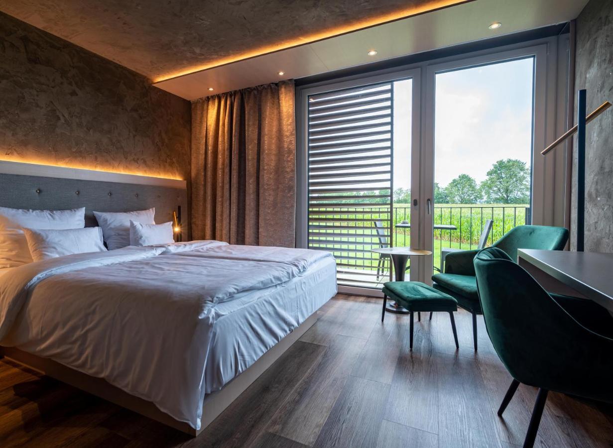 Meiser Design Hotel ディンケルスビュール エクステリア 写真