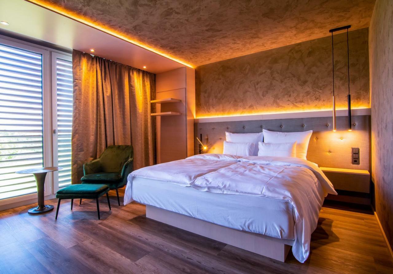 Meiser Design Hotel ディンケルスビュール エクステリア 写真